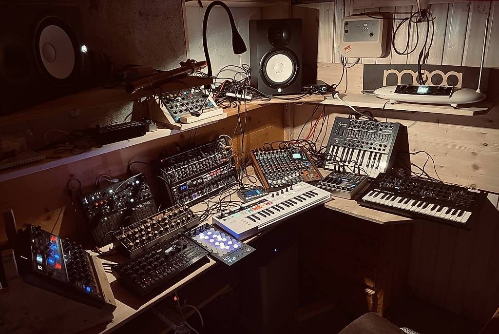 Strumenti musicali: Korg drumlogue groovebox boîte à rythmes – Usato da Leysin venduto da cha_2v7r