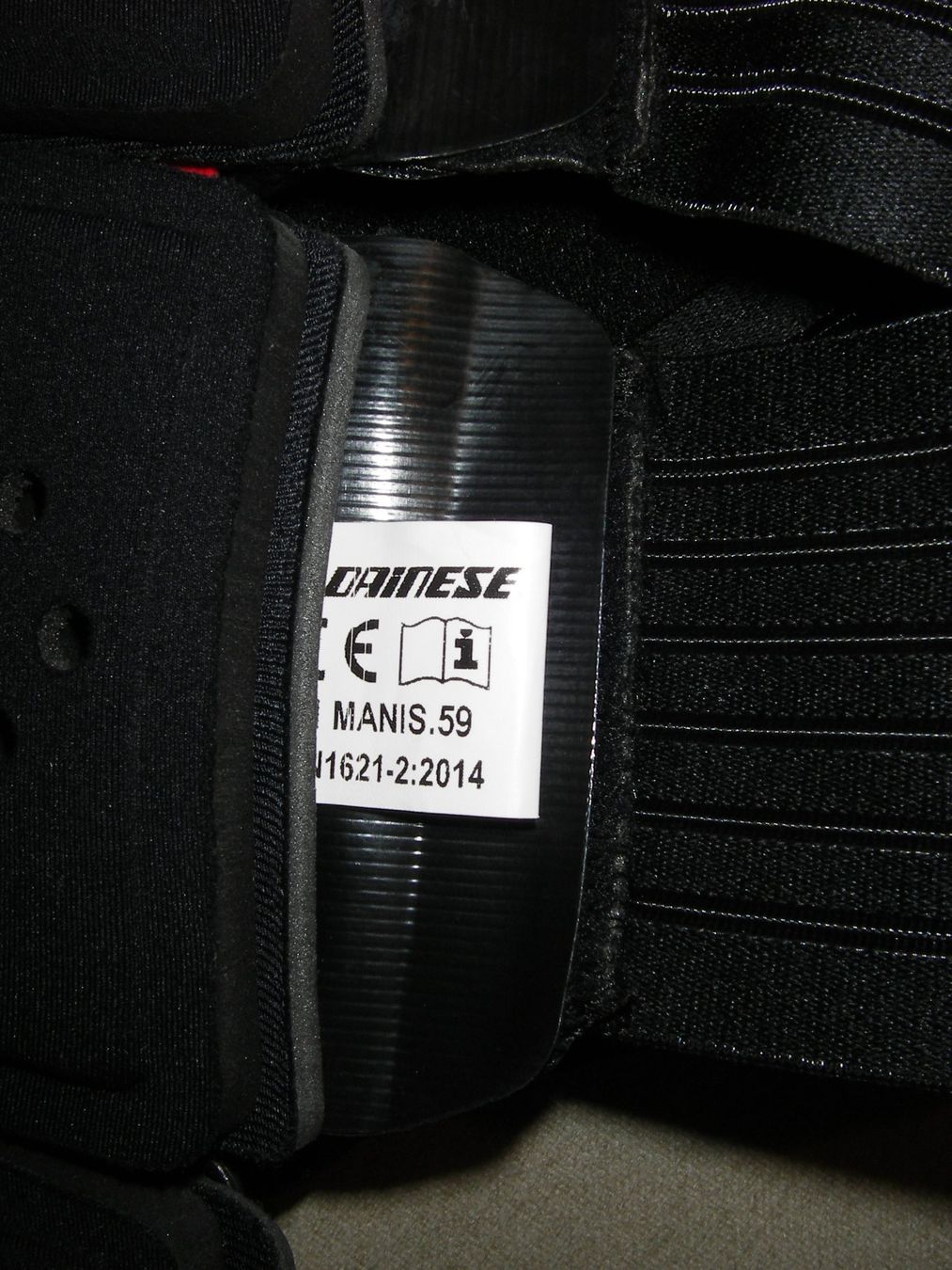 Dainese Protezioni & Imbottiture: Dainese Rückenschutz – Nuovo (secondo la descrizione) da Hombrechtikon venduto da Overrun 3