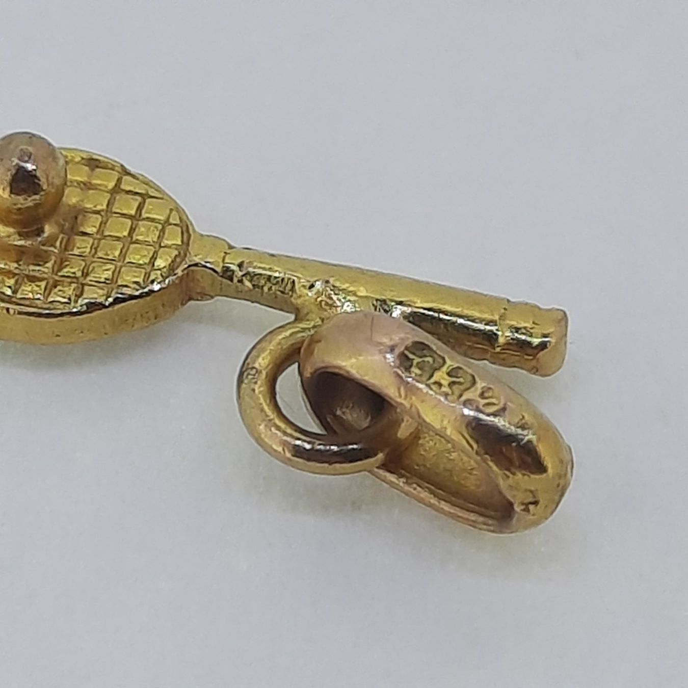 Ciondoli: Wunderschöner Tenisschläger-Anhänger – Usato da Unterägeri venduto da Altgoldschmuck 3