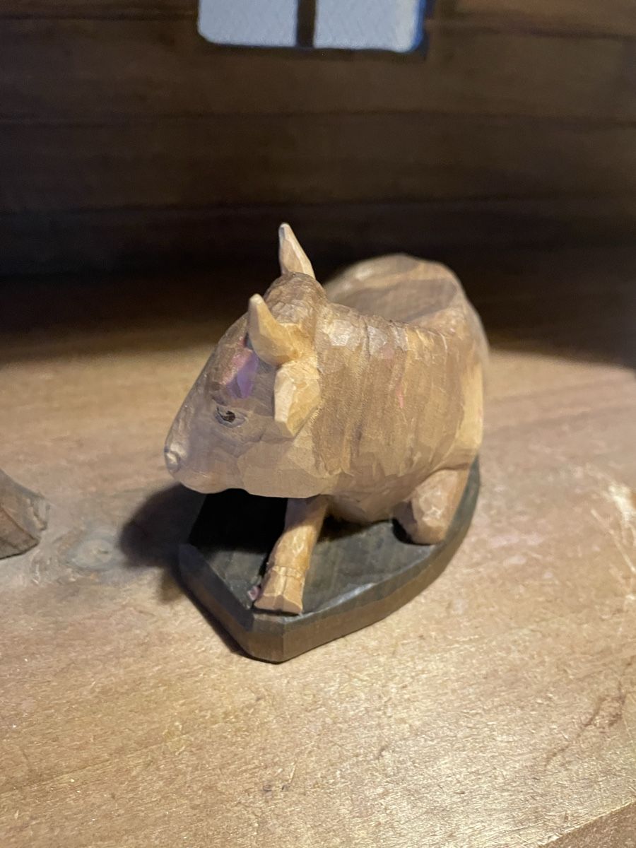 Statuette: Ochse liegend E. Thomann Brienz – Usato da Flawil venduto da Naphtali 3