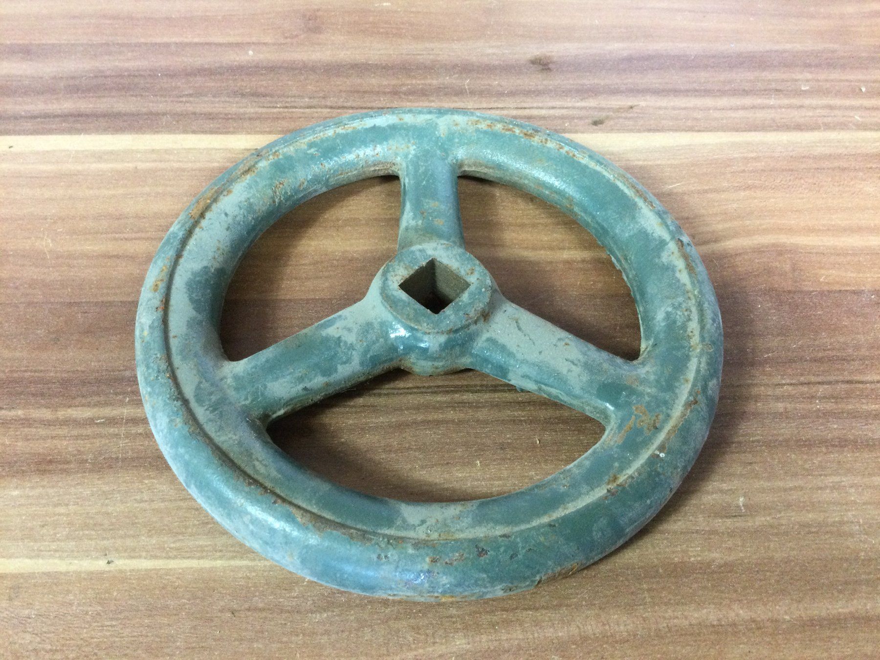 Werkzeuge: Gebrauchtes kleines Gusseisenhandrad – Gebraucht aus Wangen SZ von kuriosum12 3
