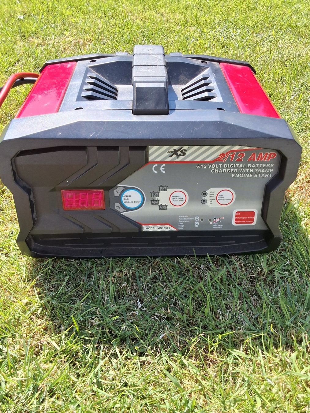Batterie-Ladegeräte: Neuwertiges Batterieladegerät 6/12V – Gebraucht aus Neudorf von max_vvp6 1