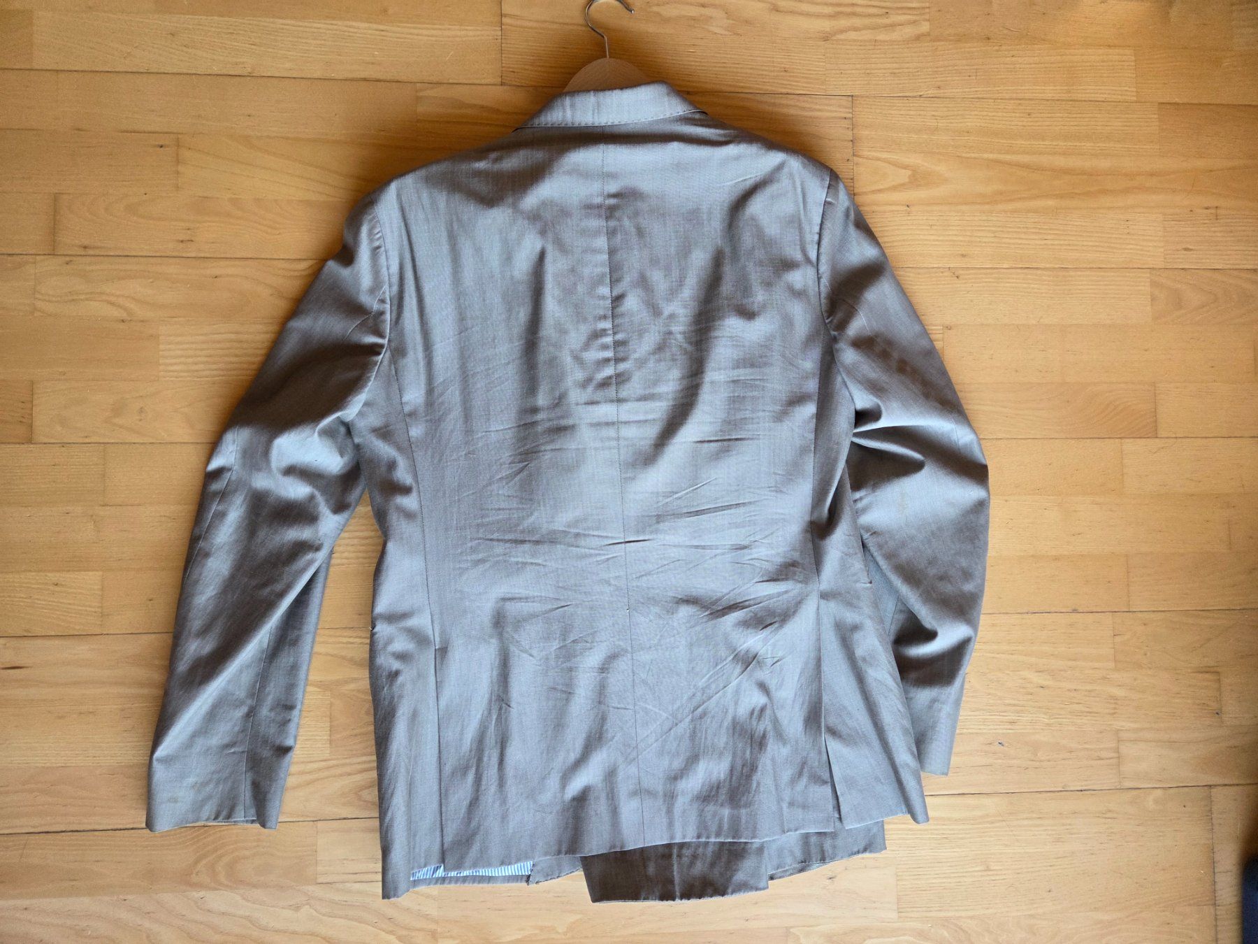 Costumes: 2 teilige Anzug Agnelo Nardelli Gr 52 – D'occasion à Basel par olivier84 2