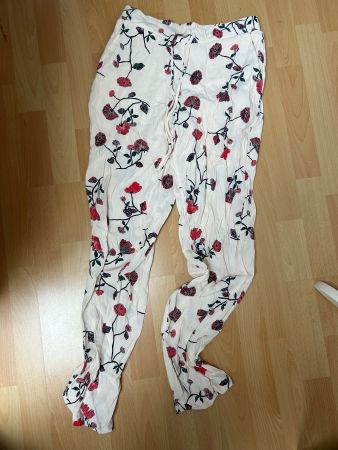 Vila Sommerhose mit Blumenmuster, Grösse 36 - Top Zustand!