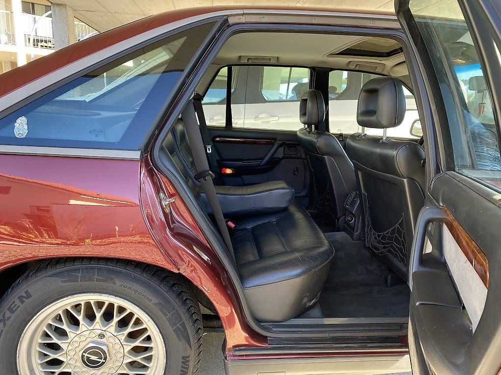 Opel Tutti pezzi di ricambio auto: Opel Senator B Omega A Lederausstattung – Usato da Bern venduto da bieter-1 2