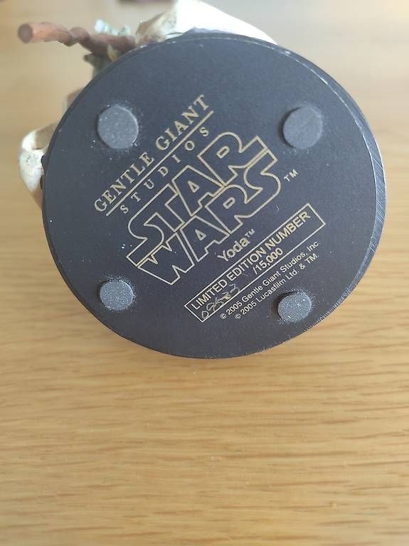 Figuren: Figurine Yoda limited edition – Gebraucht aus Sion von tomguibert