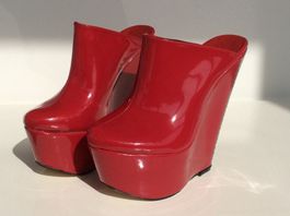 High Heels Keilplateau Sabot rot Lack