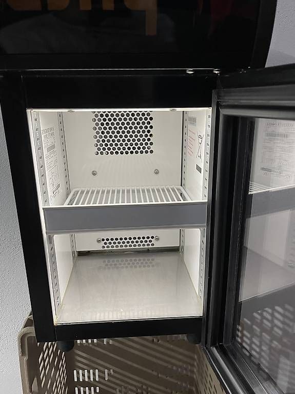 Frigoriferi: Mini Kühlschrank mit Glastüre  – Usato da Wynau venduto da Lorent_Be 3