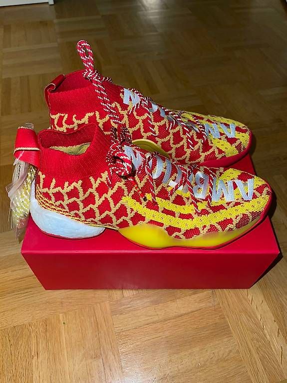Scarpe da uomo: Pharrell Williams x adidas Crazy BYW CNY – Usato da Ostermundigen venduto da joh_p2q7 1