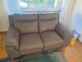 Ledersofa 2-Sitzer braun, elektrische verstellbare Sitze