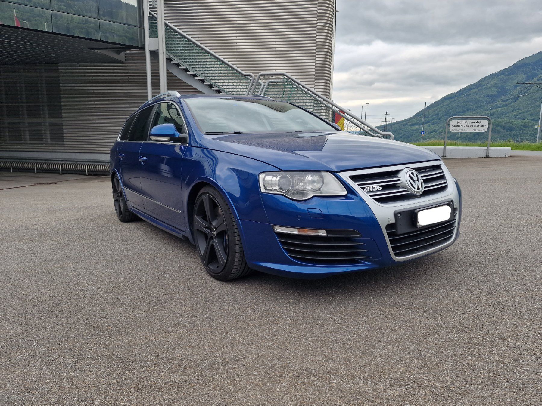 VW Autos: VW Passat Variant R36 4Motion – Gebraucht aus Netstal von  1