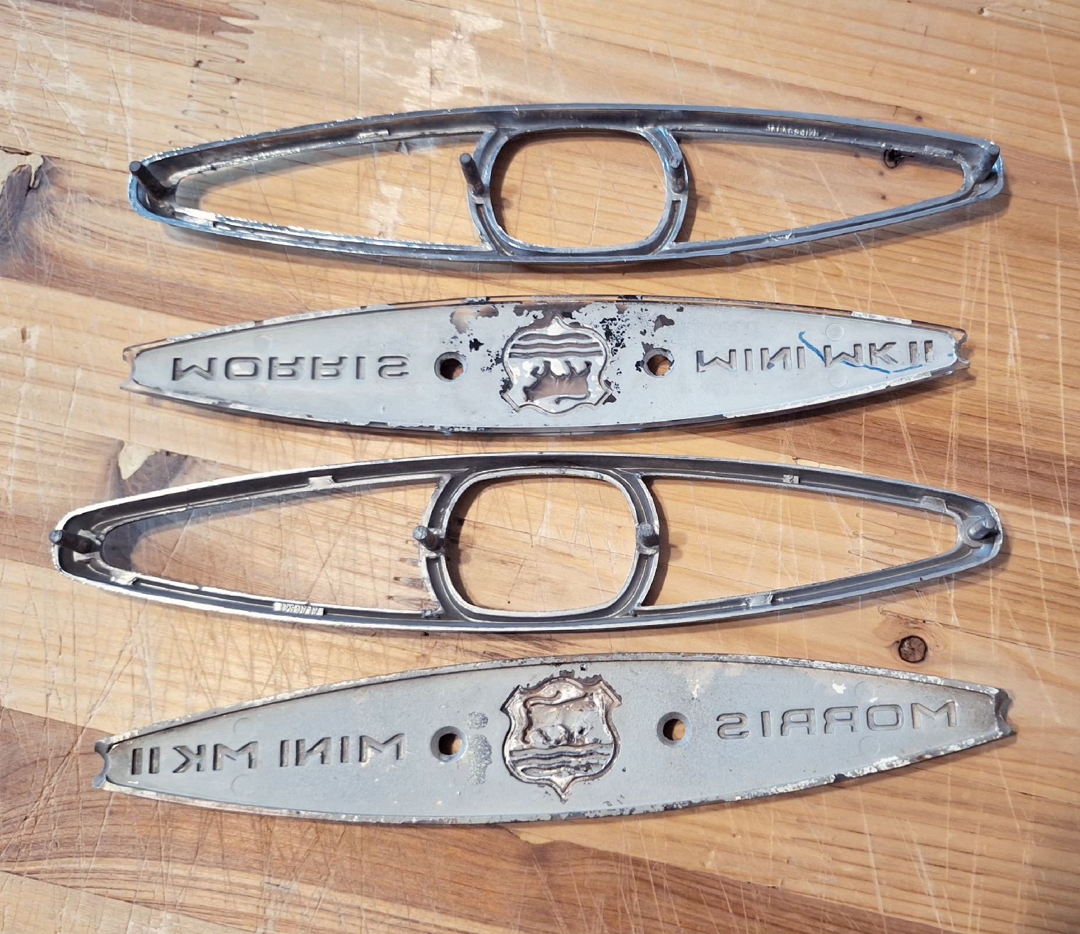 Morris Motors Tutti pezzi di ricambio auto: Morris Mini MkII Embleme – Usato da Triesen venduto da BLACKSHEEP75 3