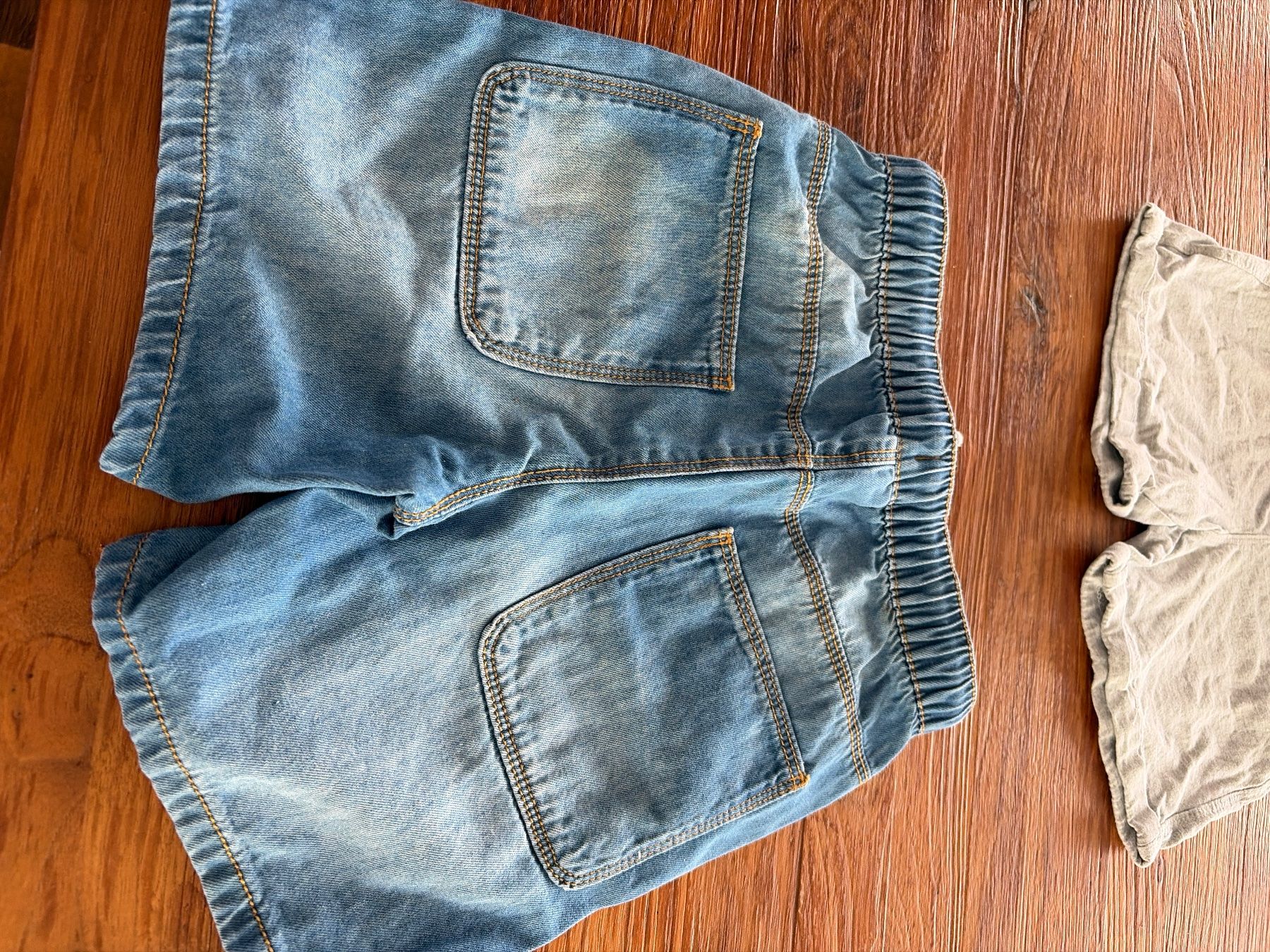 Hosen: Denim shorts – Gebraucht aus Schlieren von gor_jgx7 2