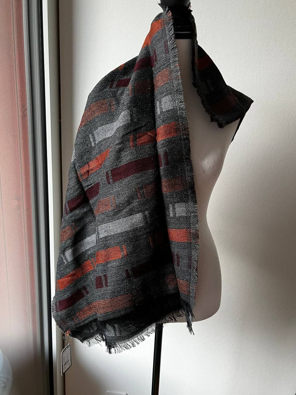 Foulards, Tücher & Schals: Neue Schal – Neu und originalverpackt aus Riehen von edu_92w7