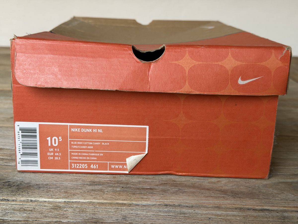 Nike Herrenschuhe: Nike Dunk High "UNDEFEATED" 2005 - US10.5 – Gebraucht aus Küsnacht von Niederdorf-Sales 5