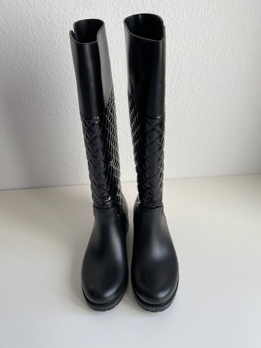 Salvatore Ferragamo Scarpe da donna: Salcatore Ferragamo Gummistiefel – Nuovo (secondo la descrizione) da Winterthur venduto da 19.19 6