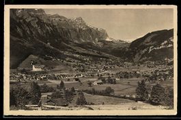 AK Muotathal /Schwyz, Ort mit Kirche und Bergpanorama