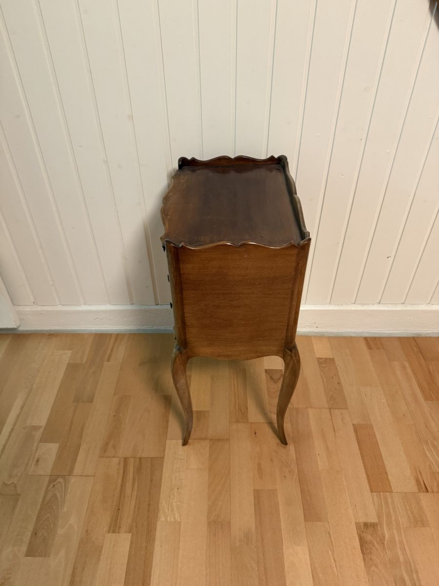Nachttische: Vintage / Beistelltisch mit 3 Schubladen – Gebraucht aus Bern von Moowee 4