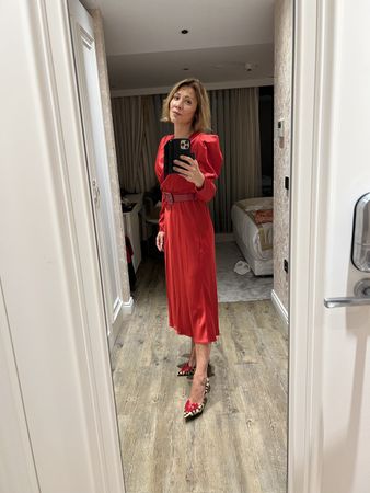 Elegantes rotes Kleid mit Puffärmeln 36 Neu