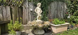 Manneken Pis Brunnen für den Garten Steinbrunnen + Vogelbad
