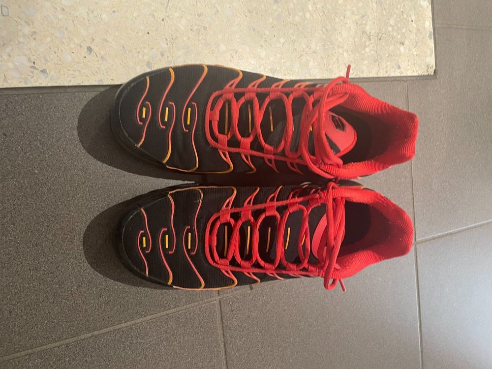 NIKE Air Max Plus TN Noir Rouge Orange Acheter sur Ricardo