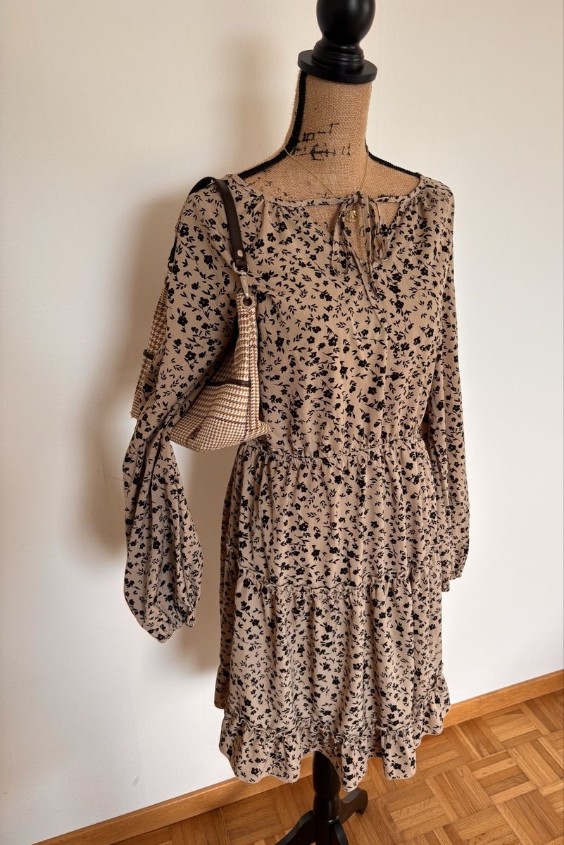 Vestiti: Süsses Sommerkleid mit Blumenmuster, Grösse XL – Usato da Fraubrunnen venduto da Sxhiina01