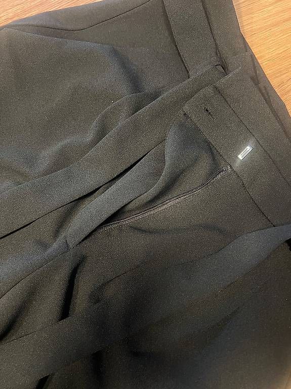 Pantaloni: Frauen Hosen schwarz  – Usato da Berikon venduto da Alice_z 1