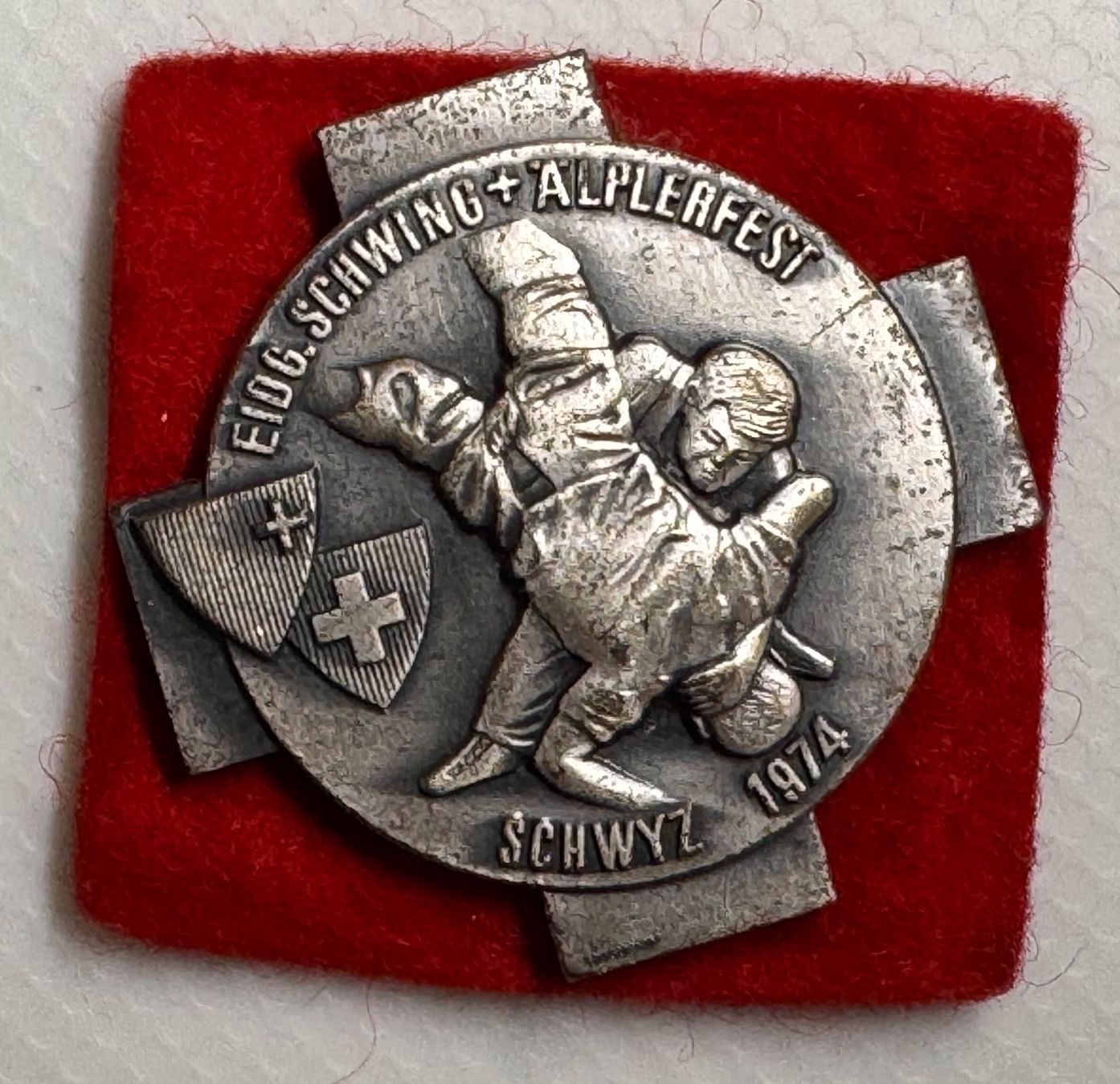 Placchette & Badge: Abzeichen, Eidg. Schwing und Älplerfest Schwyz 1974 – Usato da Andwil SG venduto da Ariisa1234