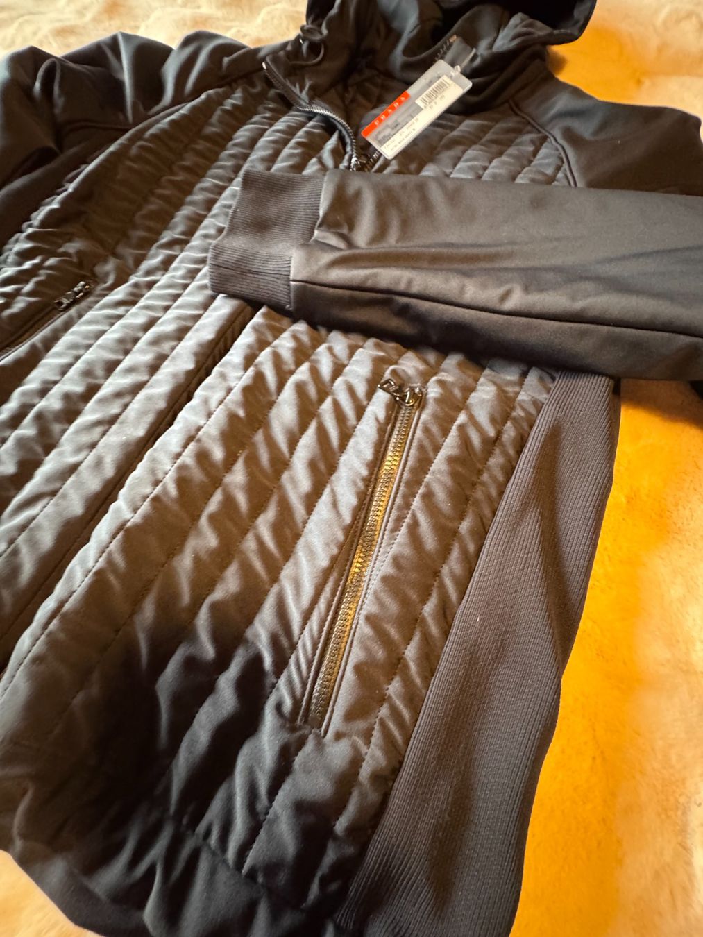 Prada Vestes: Vintage Prada Nylon/Wool Jacket – Brand New – D'occasion à Grund b. Gstaad par ReLuxe 4