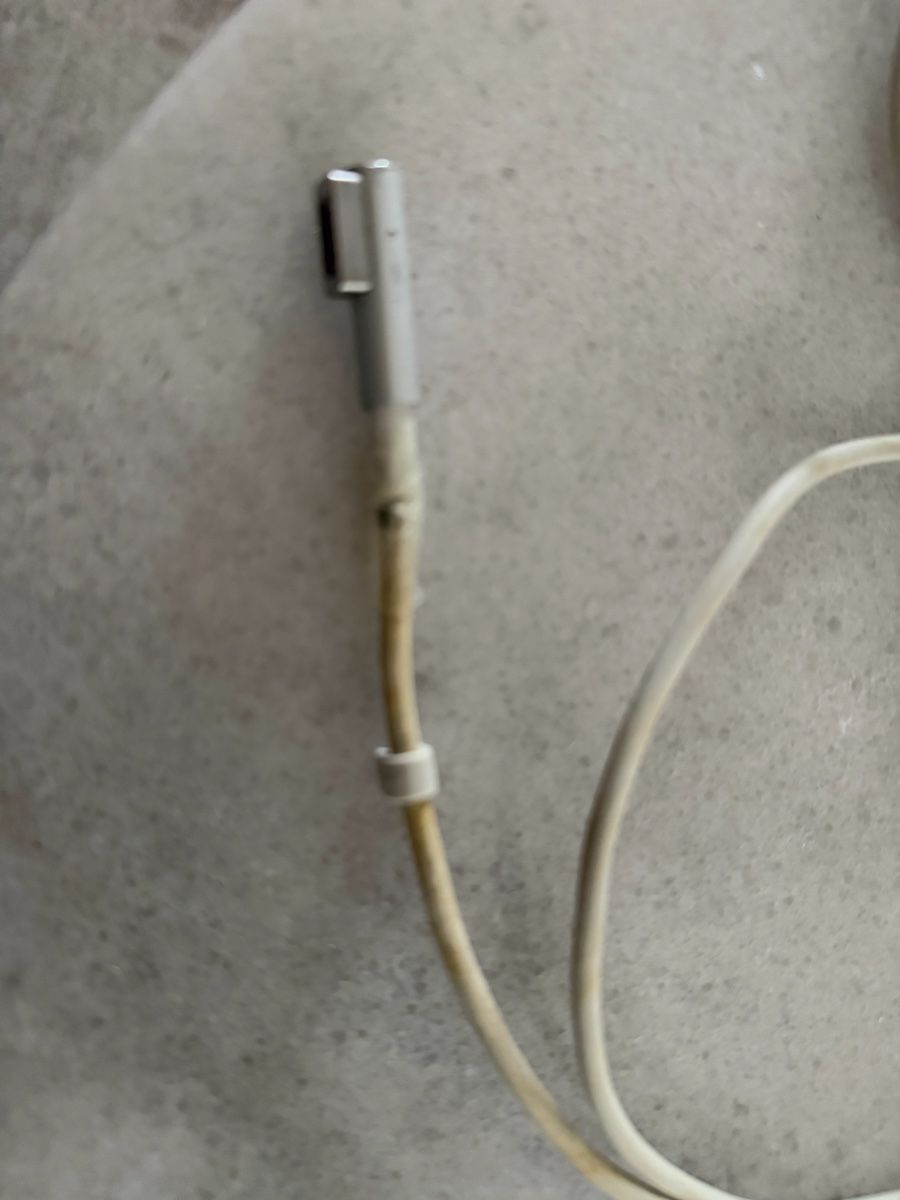 Apple Portables: MacBook Pro 13"  – D'occasion à Bonstetten par mer_7s6y 7