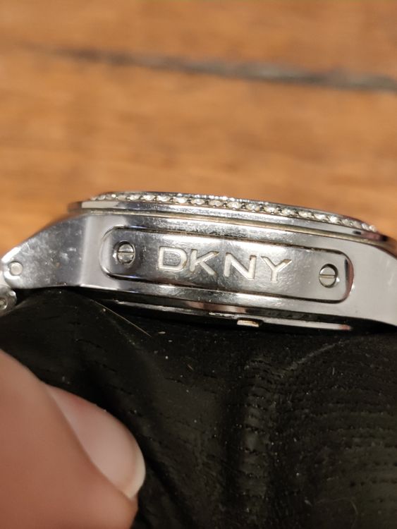 DKNY Orologi: Damenuhr Quarz DKNY Keramik/Stahl – Usato da Bergdietikon venduto da Marshmallowa 5