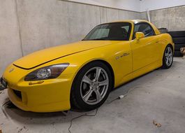 Honda S2000 - gelb mit Hardtop
