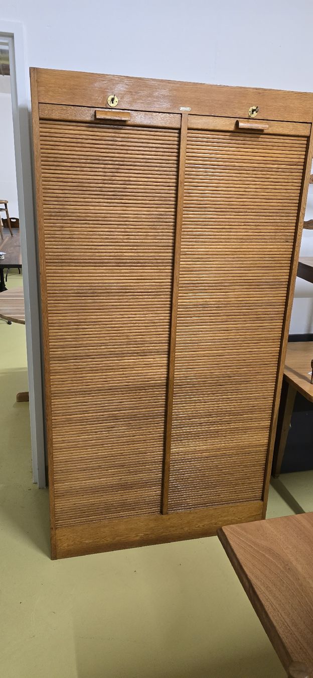 Schränke: alter Rolladenschrank,  Lateralschrank – Gebraucht aus Zürich von Reni8048