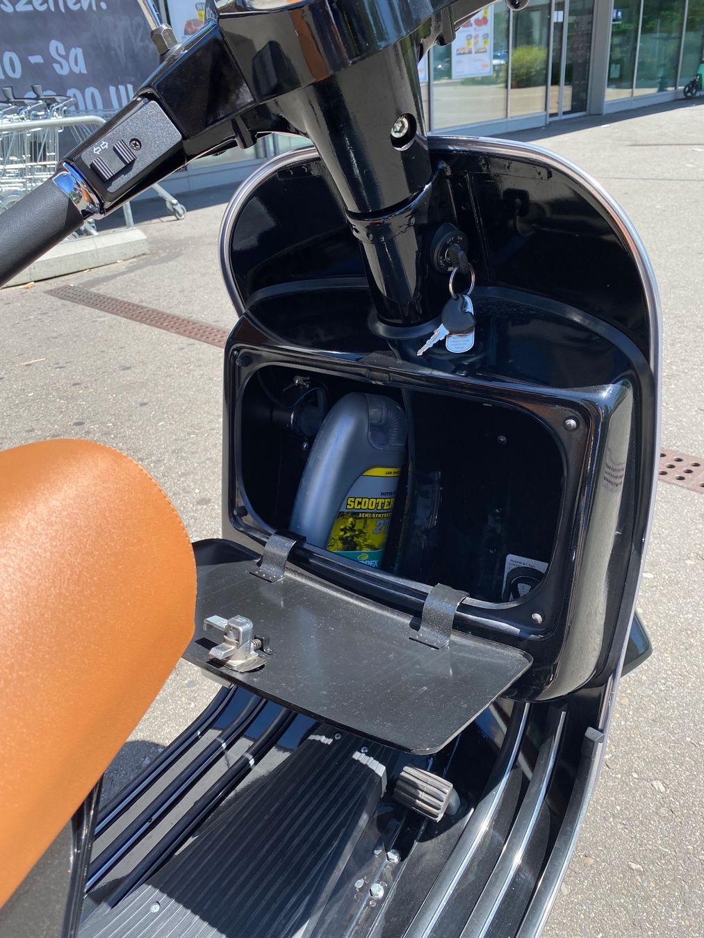 Piaggio Strada: Piaggio Vespa PX 125 E Disc, schwarz, Jg. 2004 – Usato da Dübendorf venduto da Li-sell 8