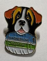 Pin Anstecker Hund mit Sponsorenaufschrift