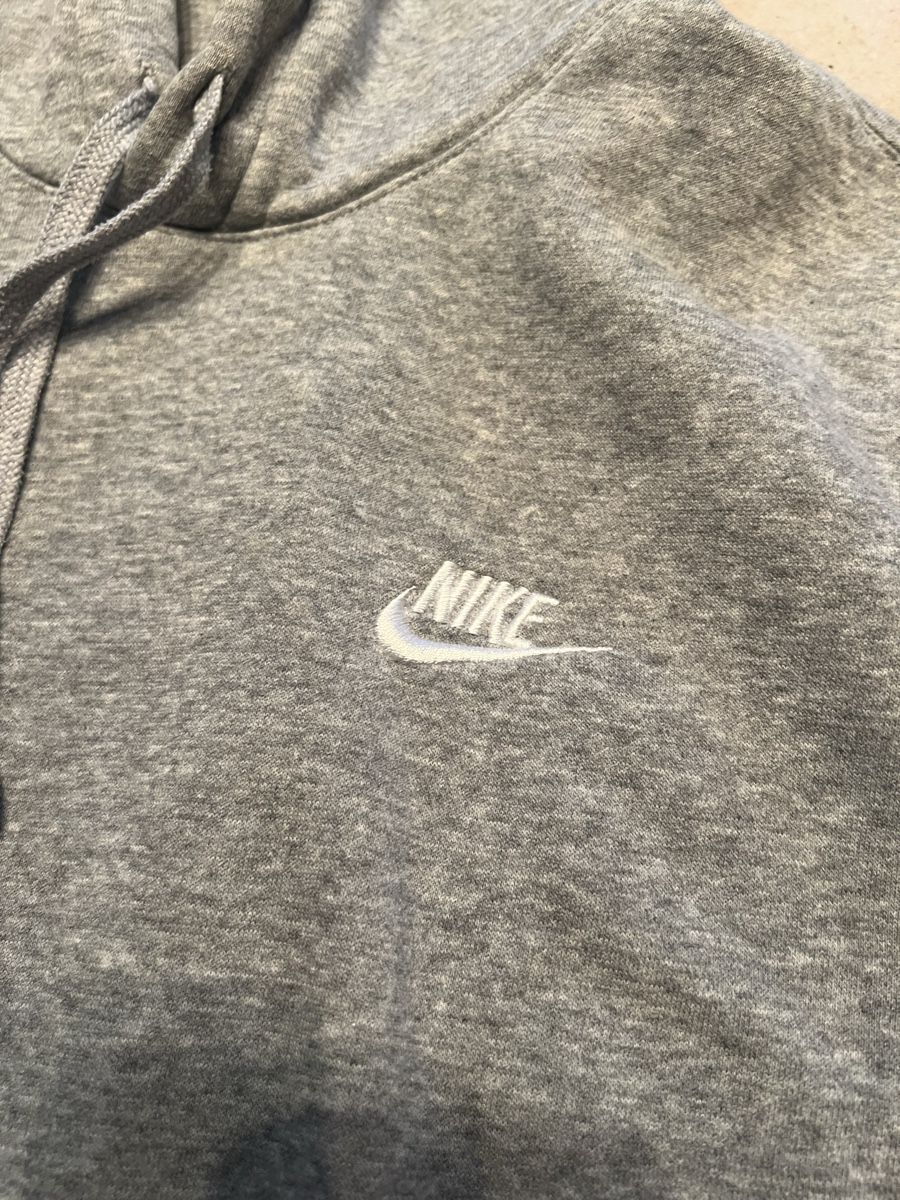 Nike Maglioni & Felpe: Nike Club Hoodie / Kapuzenpullover – Usato da Basel venduto da Oloir 1
