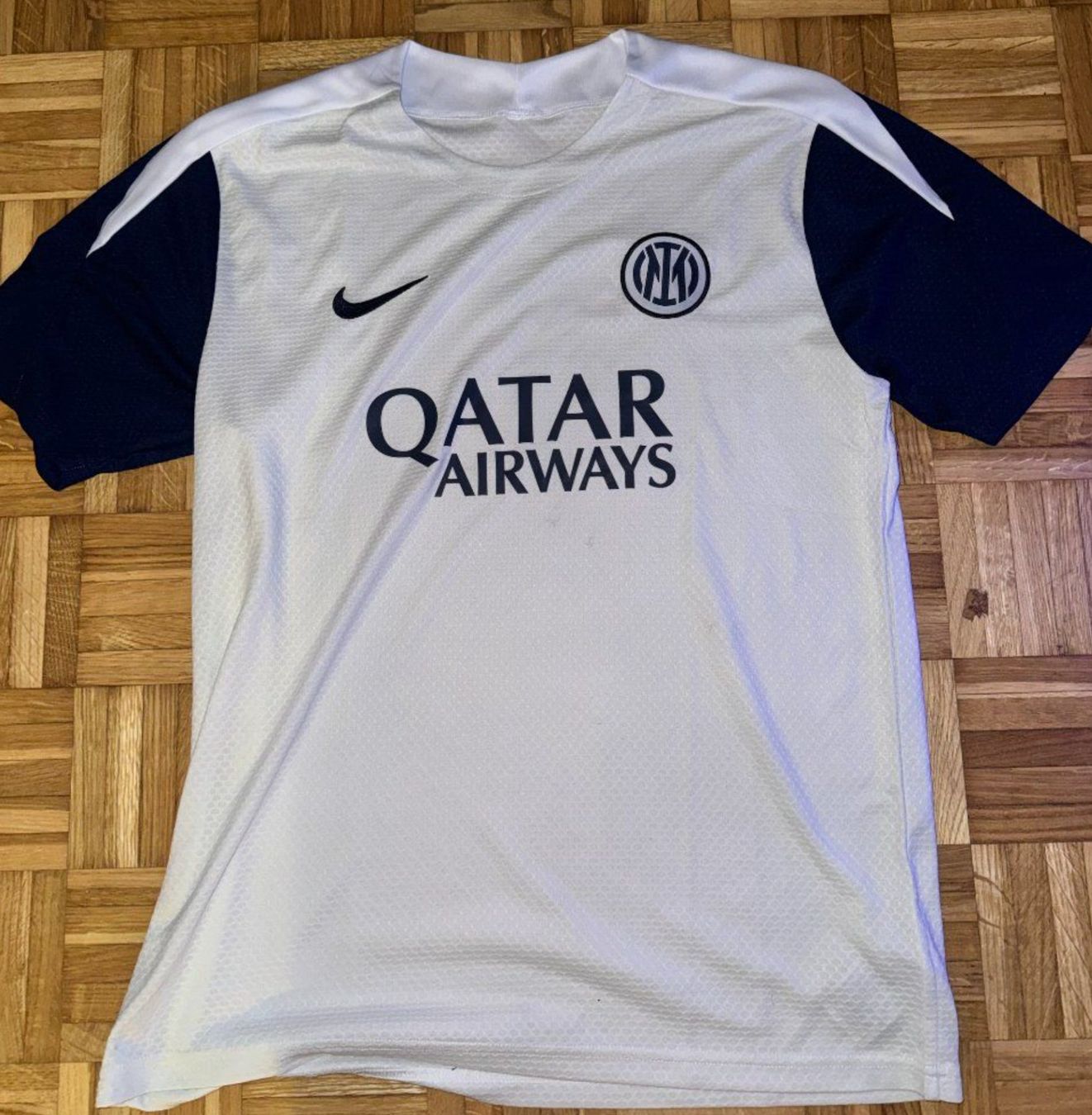 Adidas Canottiere & Pantaloni: 06 - F.C. Inter - Training Trikot - Nike Size XL – Usato da Zürich venduto da Matteo_7