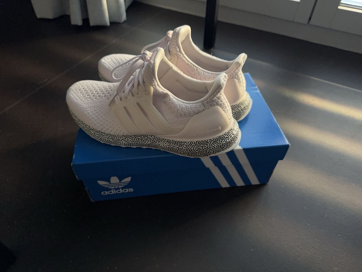 Adidas Scarpe da donna: Adidas Ultraboost 1.0 – Usato da Zürich venduto da hal_2yzx