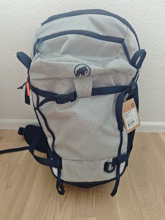Mammut Backpack 32L new with tags