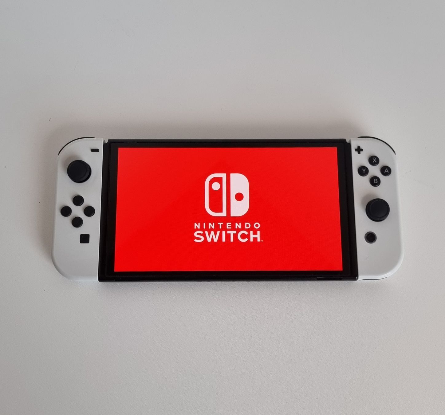 Nintendo Console: Nintendo Switch OLED inkl. 4 Spiele & Zubehör – Usato da Gontenschwil venduto da shop2hand 1