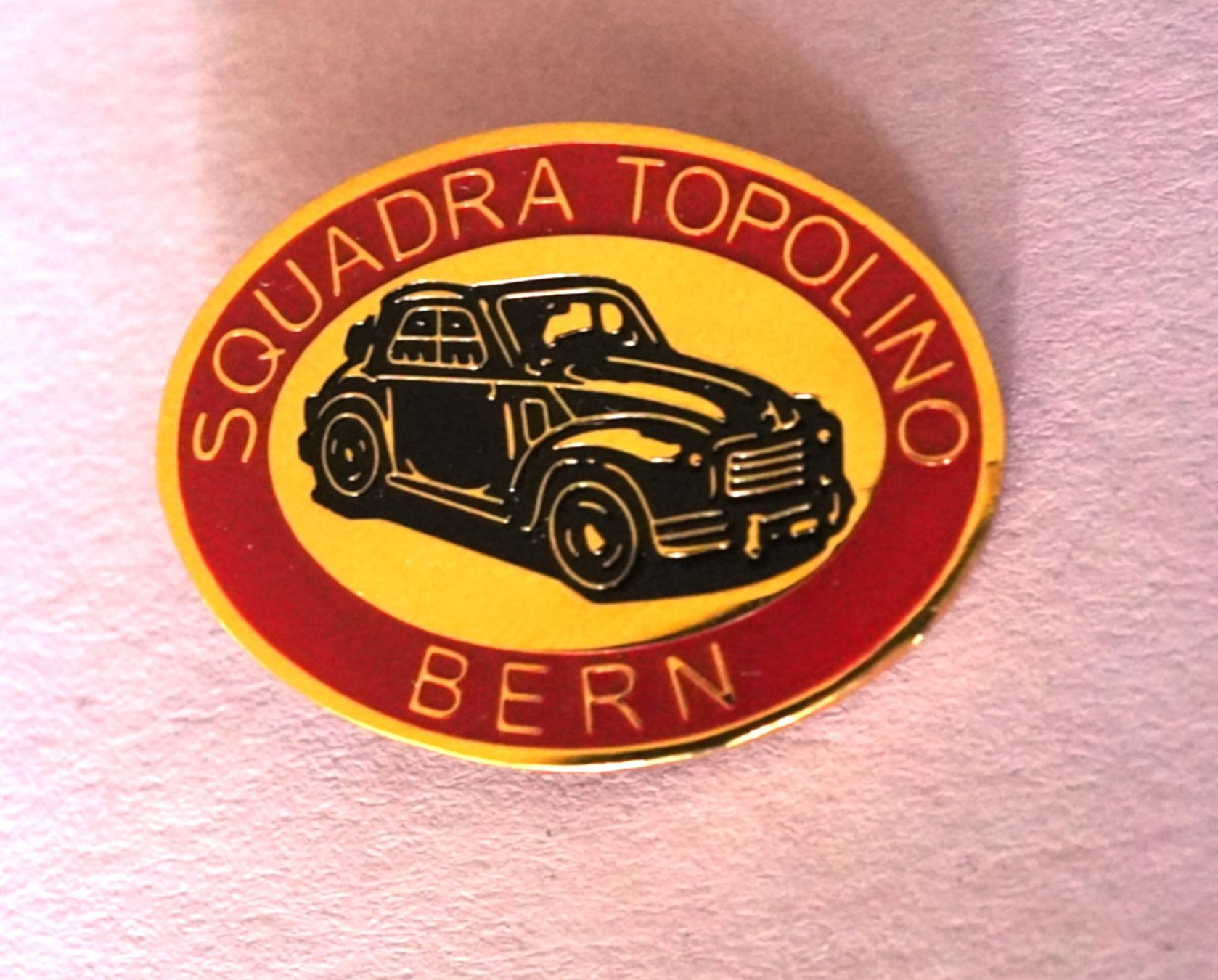 Placchette & Badge: Pin SQUADRA TOPOLINO BERN – Usato da Worb venduto da worb01