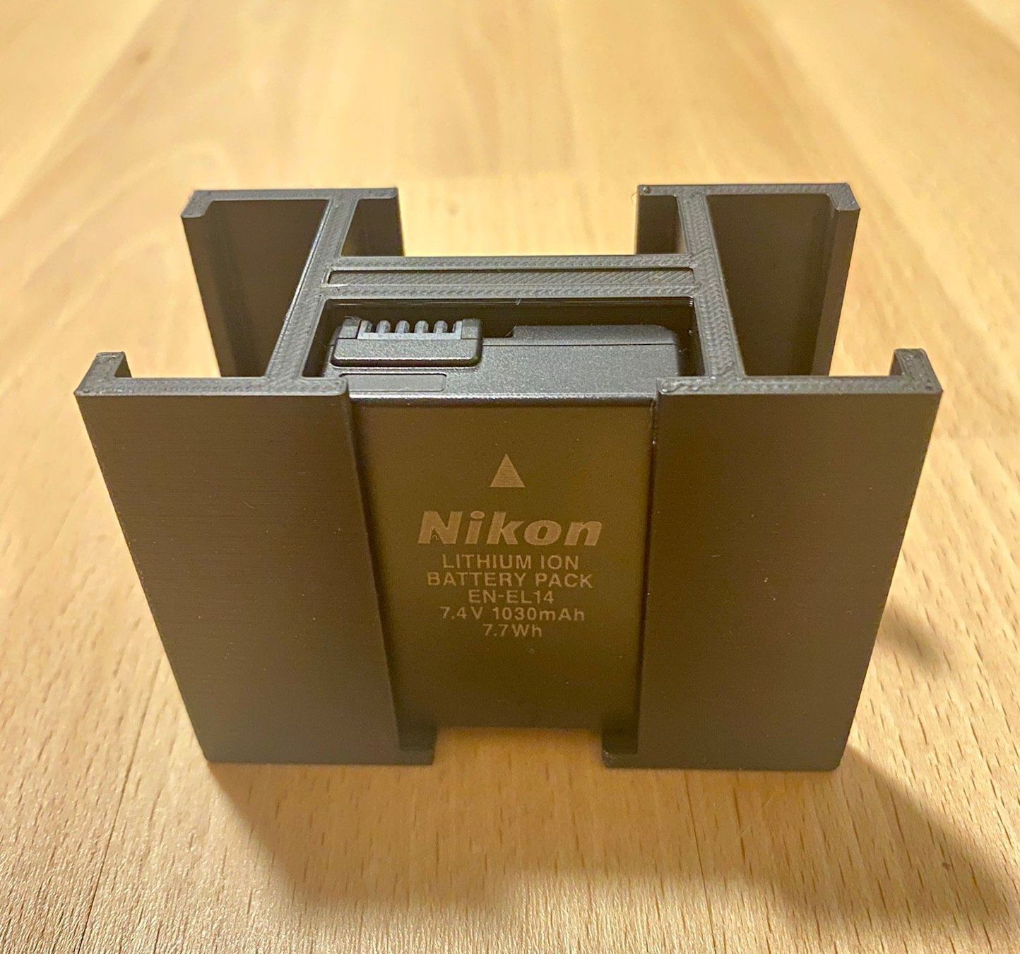 Nikon Fotocamera: Nikon EN-EL14 Akku Halter – Nuovo (secondo la descrizione) da Bassersdorf venduto da reimerm88