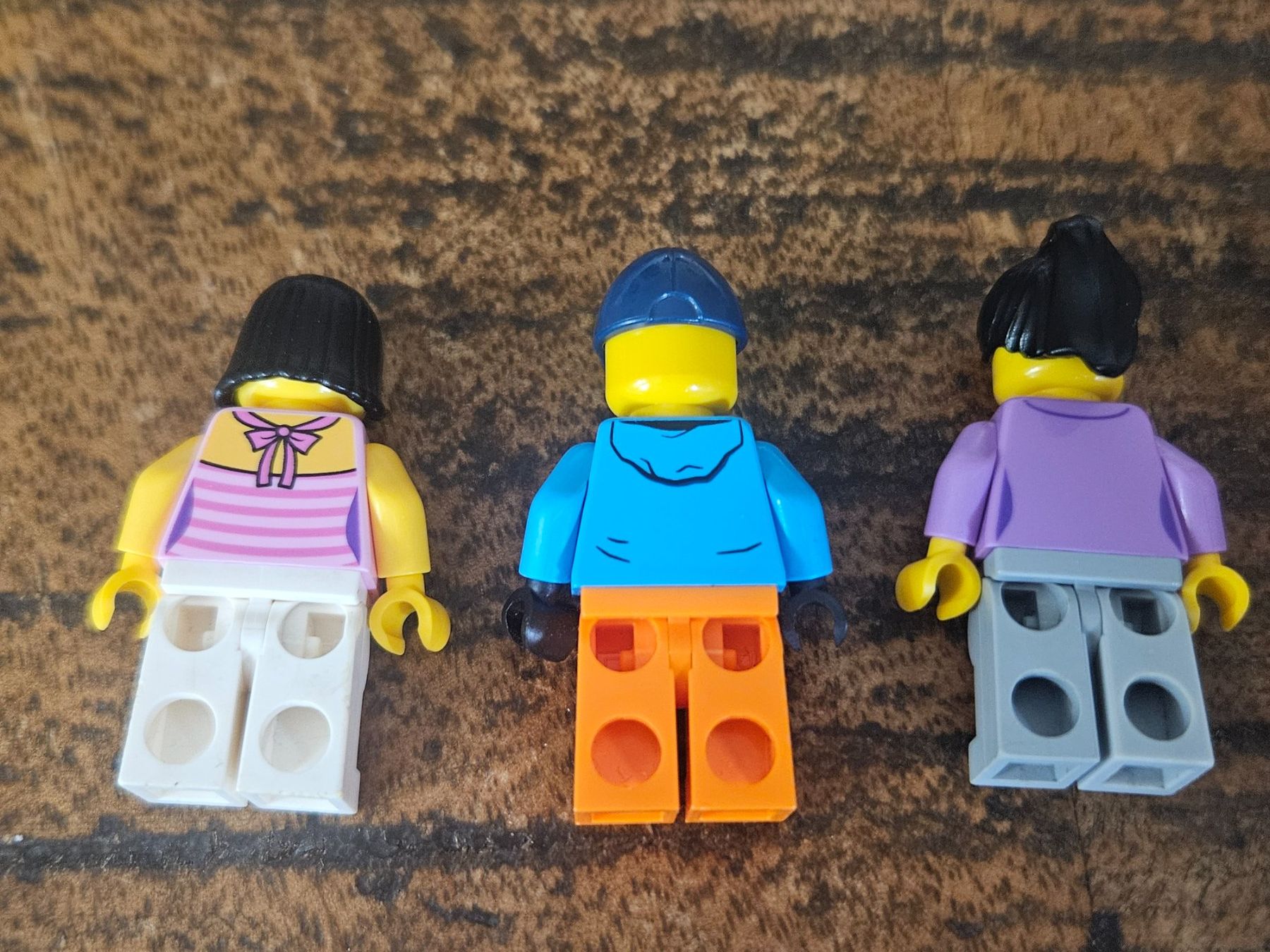 Lego Kit di costruzioni: lego lot de 3 figurines – Usato da Confignon venduto da Ecrofigs 1