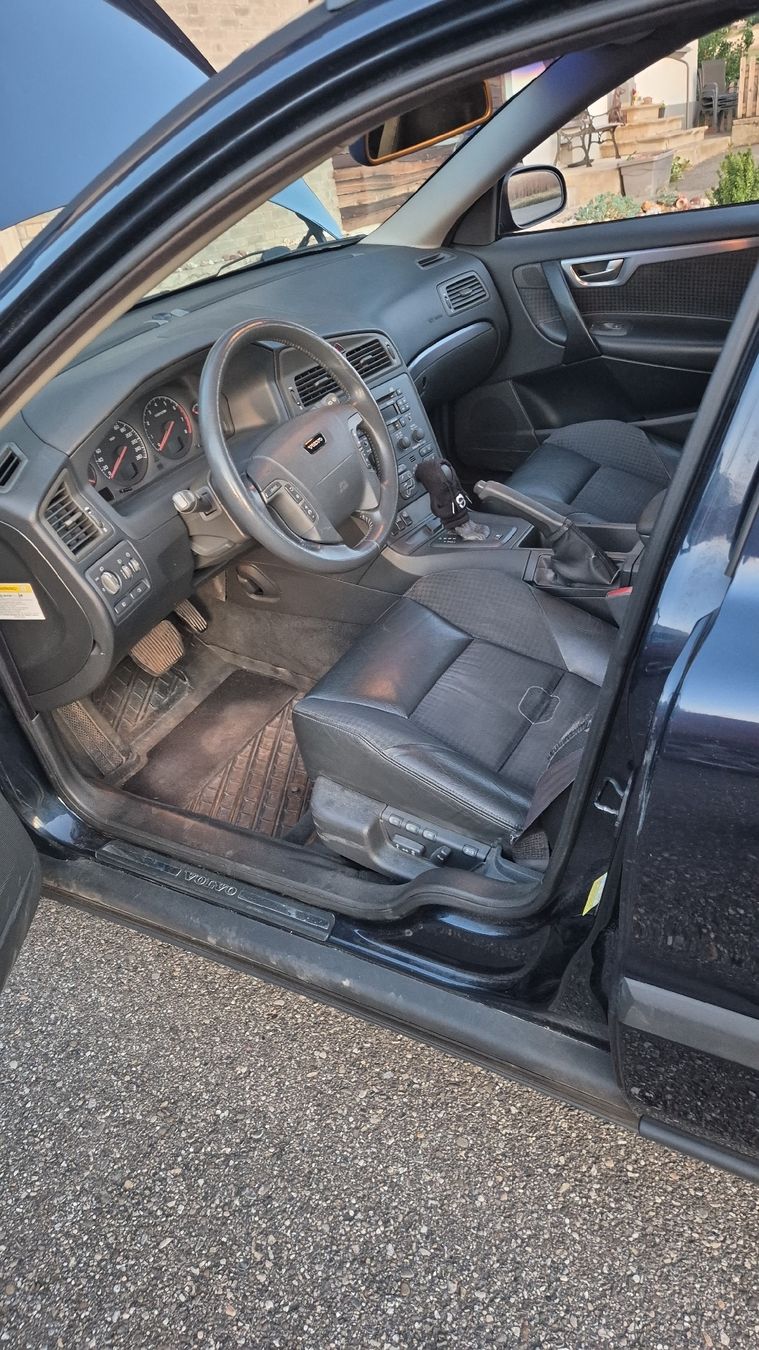 Volvo Automobili: Volvo V70 2.4T 200PS – Usato da Steinhof SO venduto da HOLZWURM__13 2