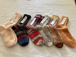 1 Paar neue handgestrickte Kindersocken Nr 31/32 zur Auswahl