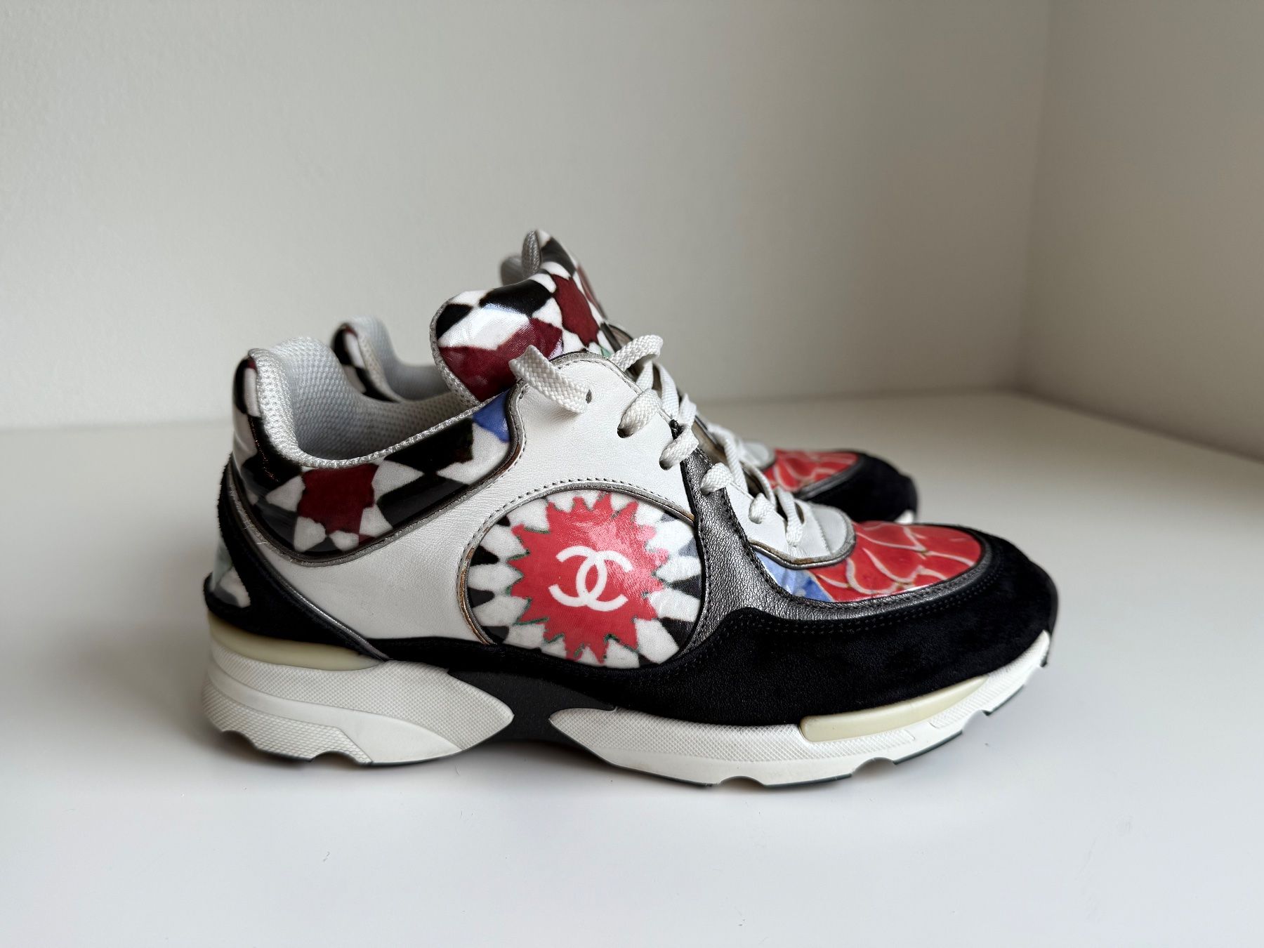 Robes: Chanel Turnschuhe – D'occasion à Winterthur par 19.19