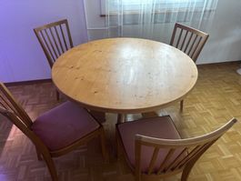Table ronde en bois avec 6 chaises – assises en velours vieu