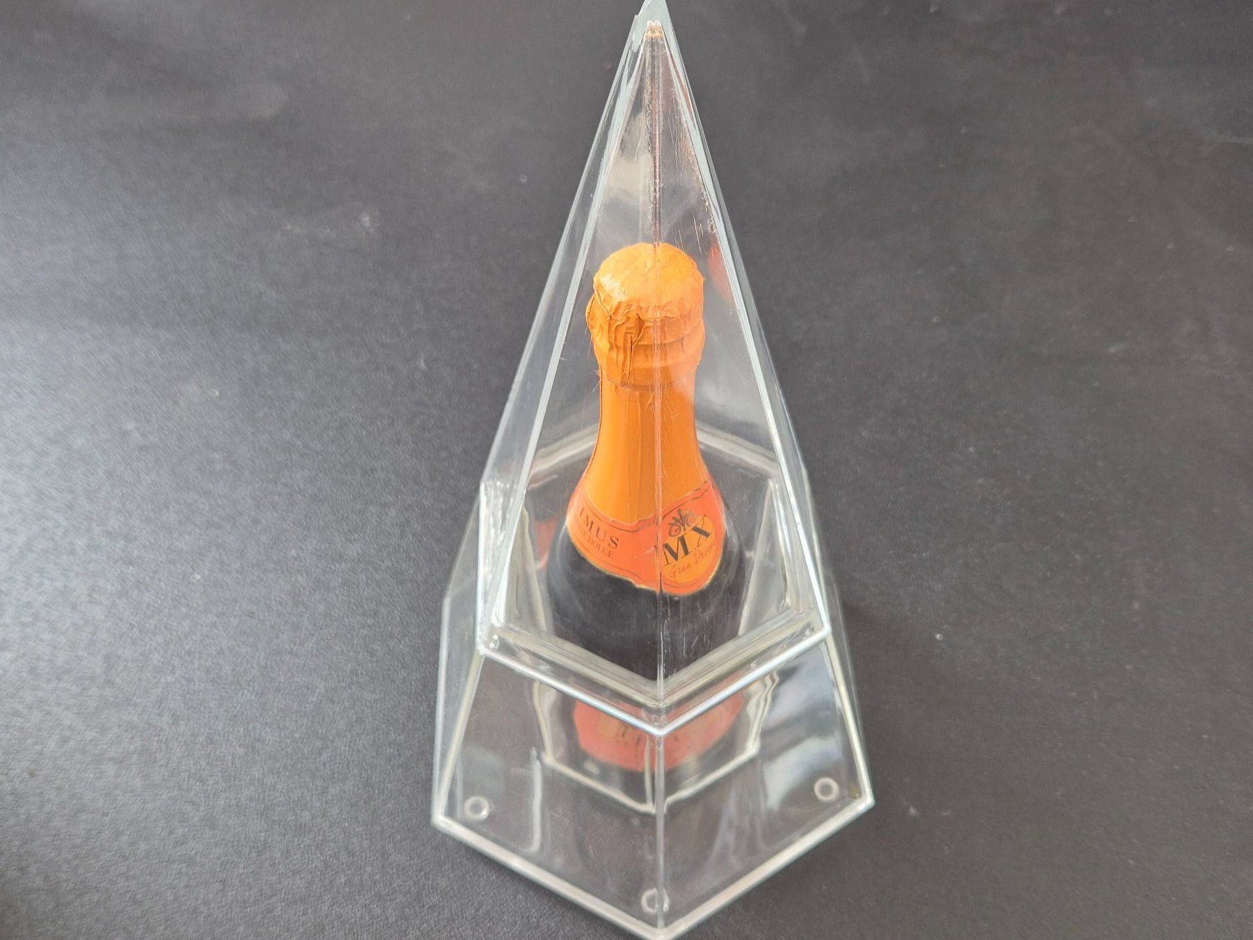 Altro: Plexiglas Acryl Weinkühler Champagner / Sektkühler Pyramide – Usato da Nottwil venduto da Wondewa-Shop