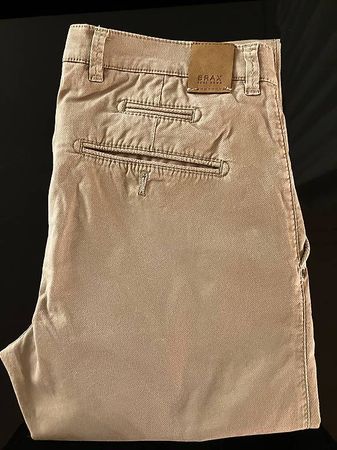 Neue Brax-Herrenhosen beige