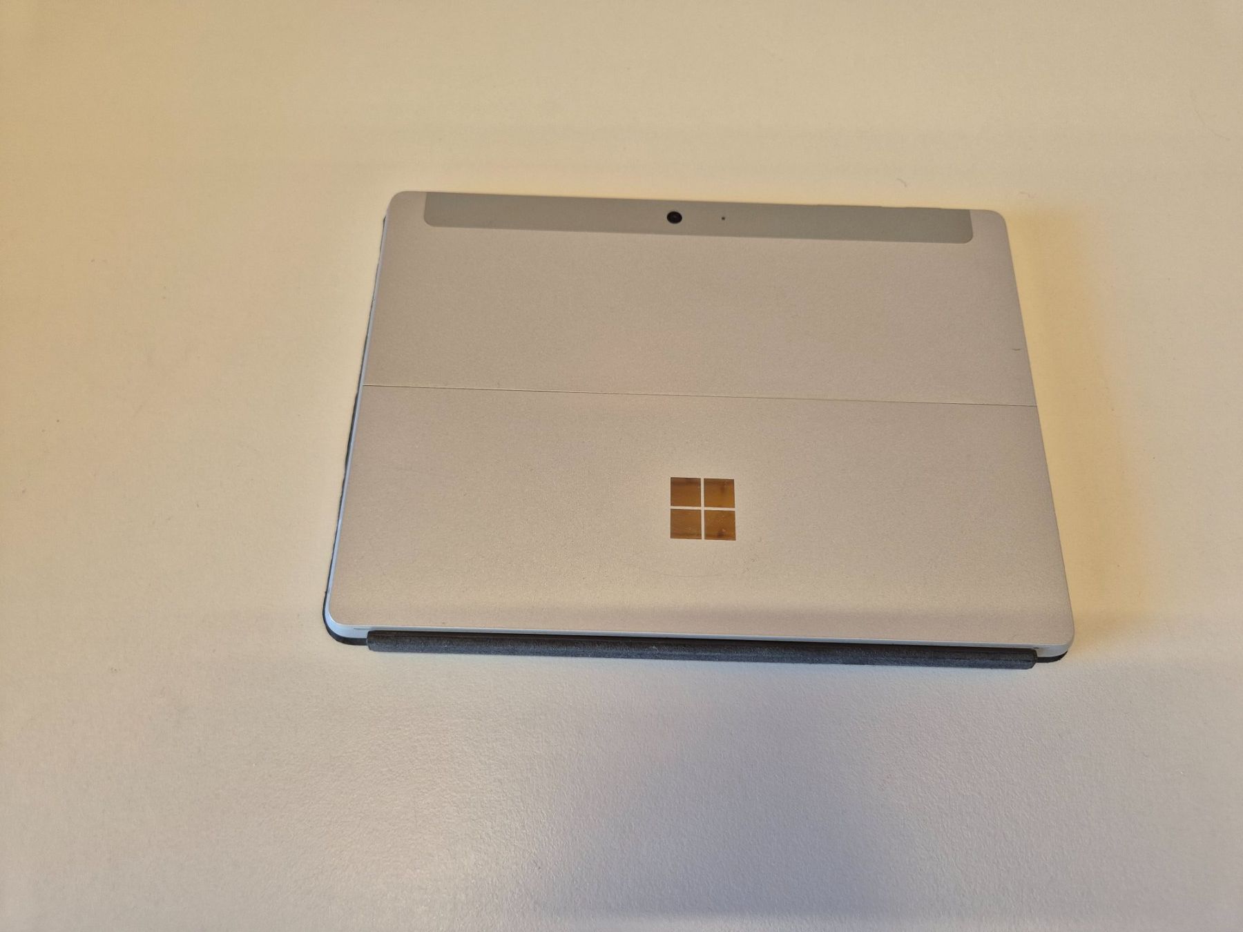 Microsoft Tablet PC: Mircosoft Surface GO | Intel CPU, 8GB, 128SSD, – Usato da Riniken venduto da kawas80 1